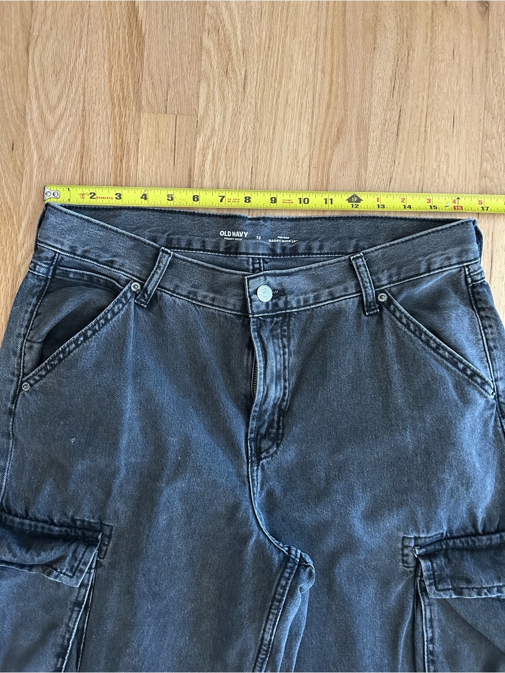 Old Navy Baggy Wide Leg Cargo Jeans mid rise drapey denim grey wash black 12 - Picture 6 of 11